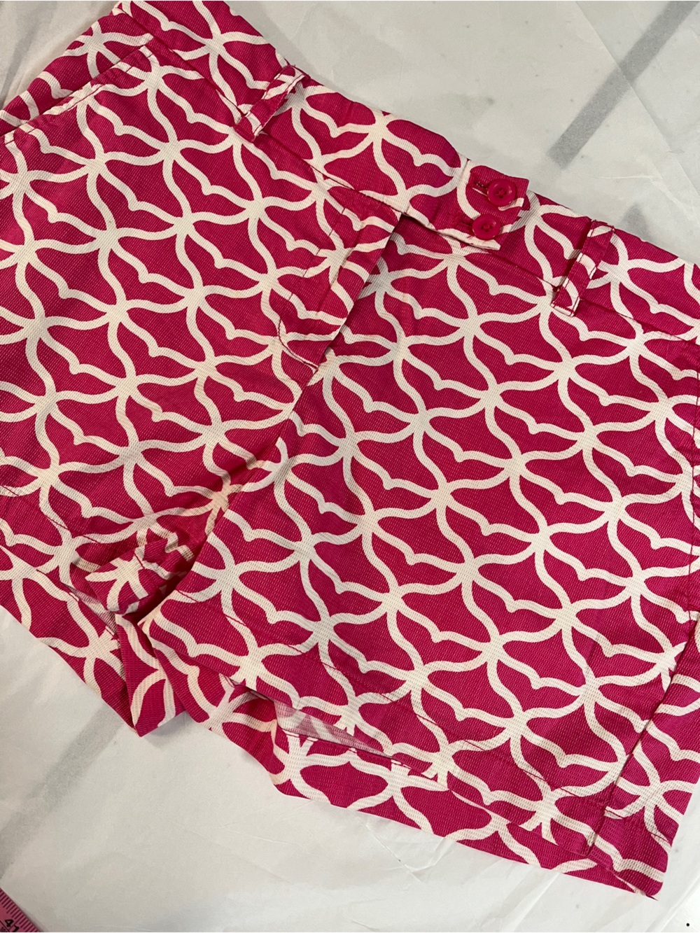 Vineyard Vines Pink and White whale tail cotton short Shorts size 6